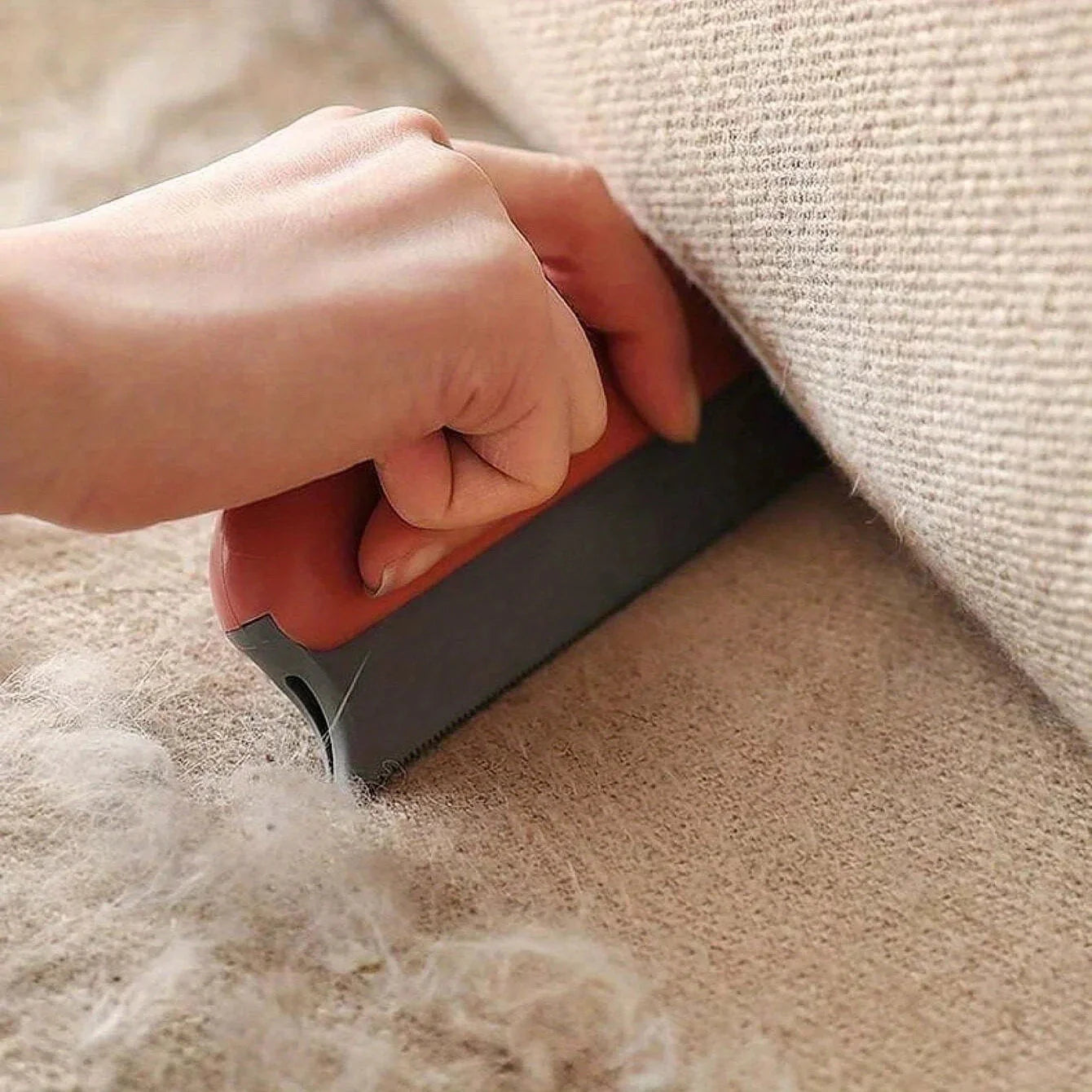 Effective Pet Hair Remover Brush For Cats And Dogs - Gently Shaves Wool And Cleans Fur For A Neat And Tidy Home PawsnMagic